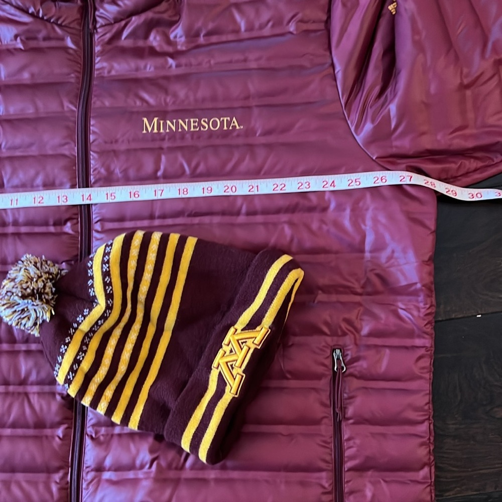 Columbia Minnesota Gophers puffer and hat EUC - Picture 9 of 13
